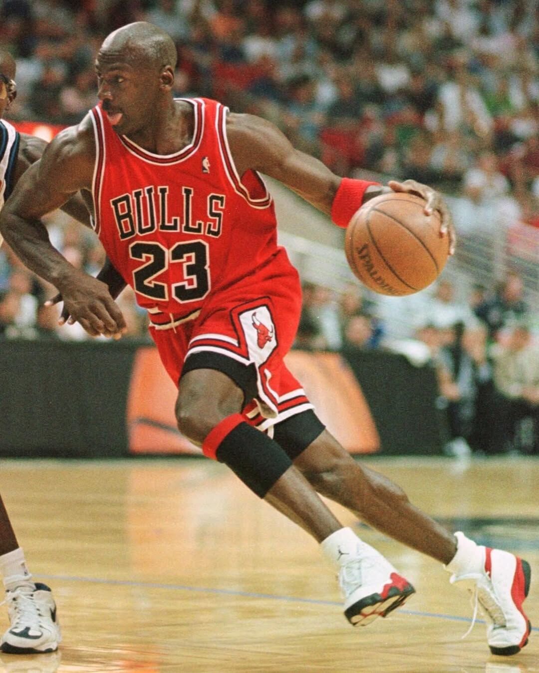 Air Jordan 13 Retro "True Red" 白紅 荔枝皮 刺繡 豹眼 芝加哥 Chicago 公牛隊 喬丹 13代 經典 復刻 實戰籃球鞋 414571-102