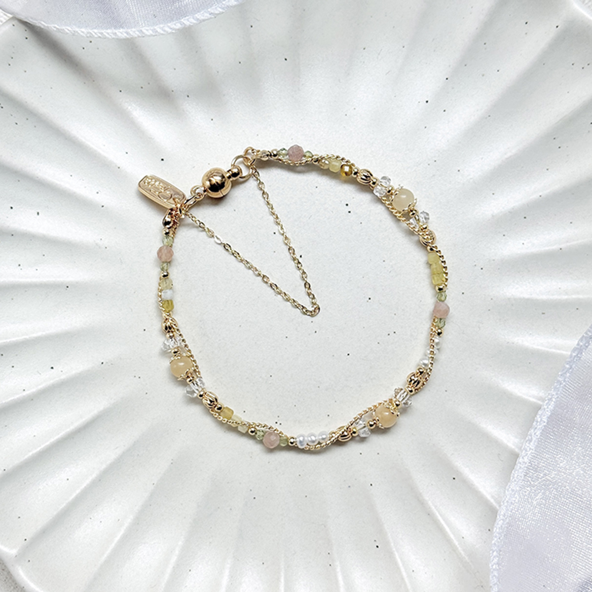 B10 / 生日花 • 柒月拾捌 • 茼蒿 – 黃玉蛋白石 – 手鍊