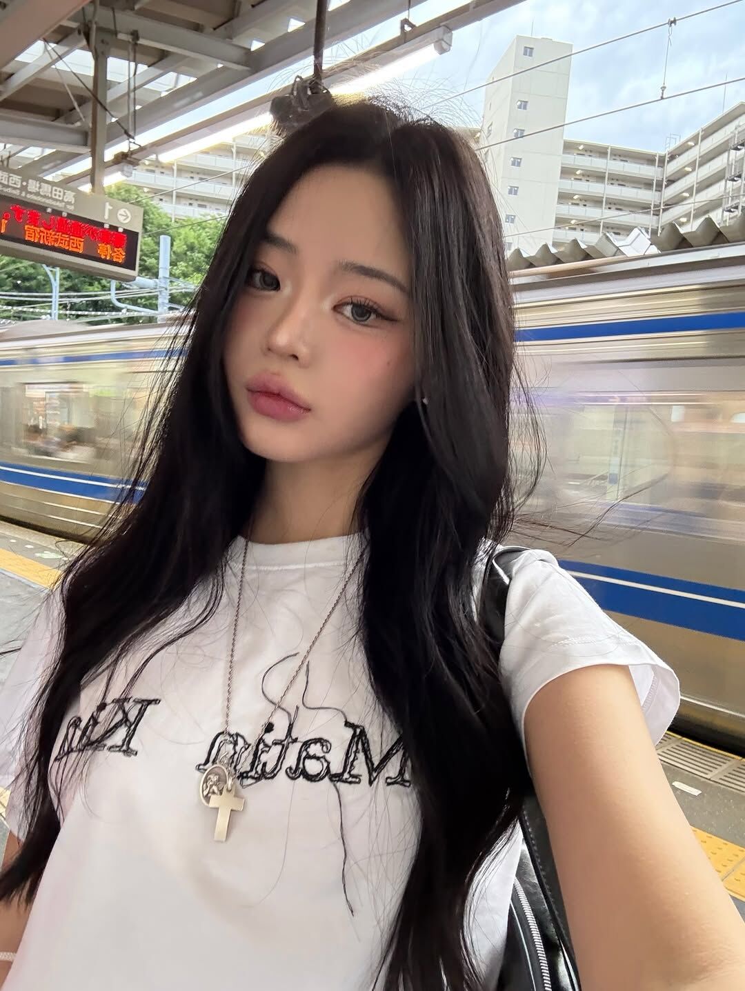 【預購】韓國代購 Matin Kim 設計款 破壞流蘇 毛邊 抽鬚Logo 短版上衣 多色可選