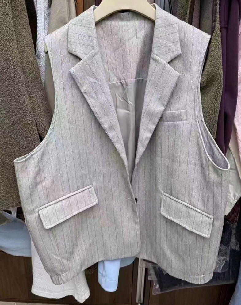 060201 條紋翻領背心 - 杏