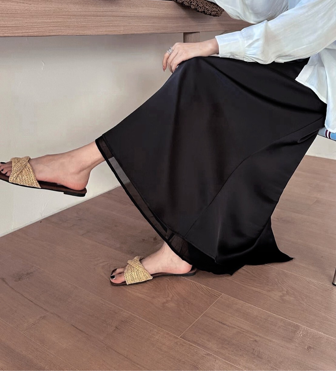 060293 緞面雙層半裙 - 黑