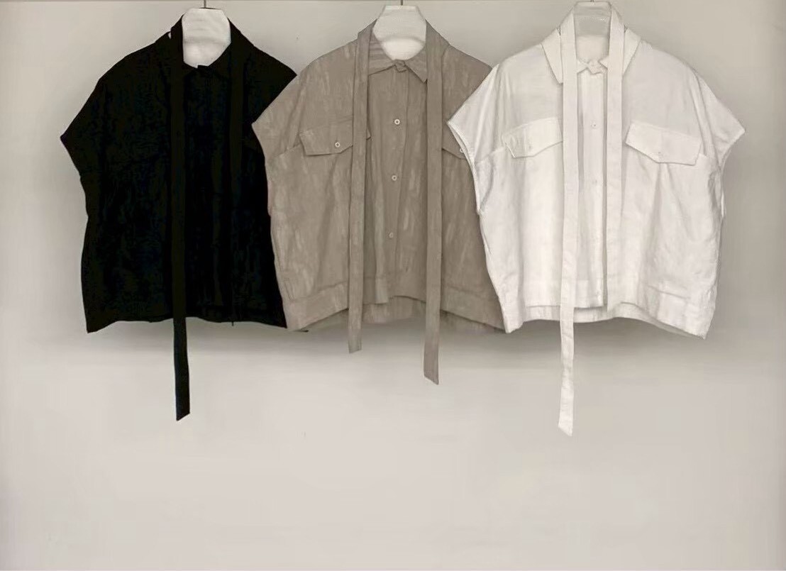 060223 小眾設計款! 短版落肩背心 - 卡其