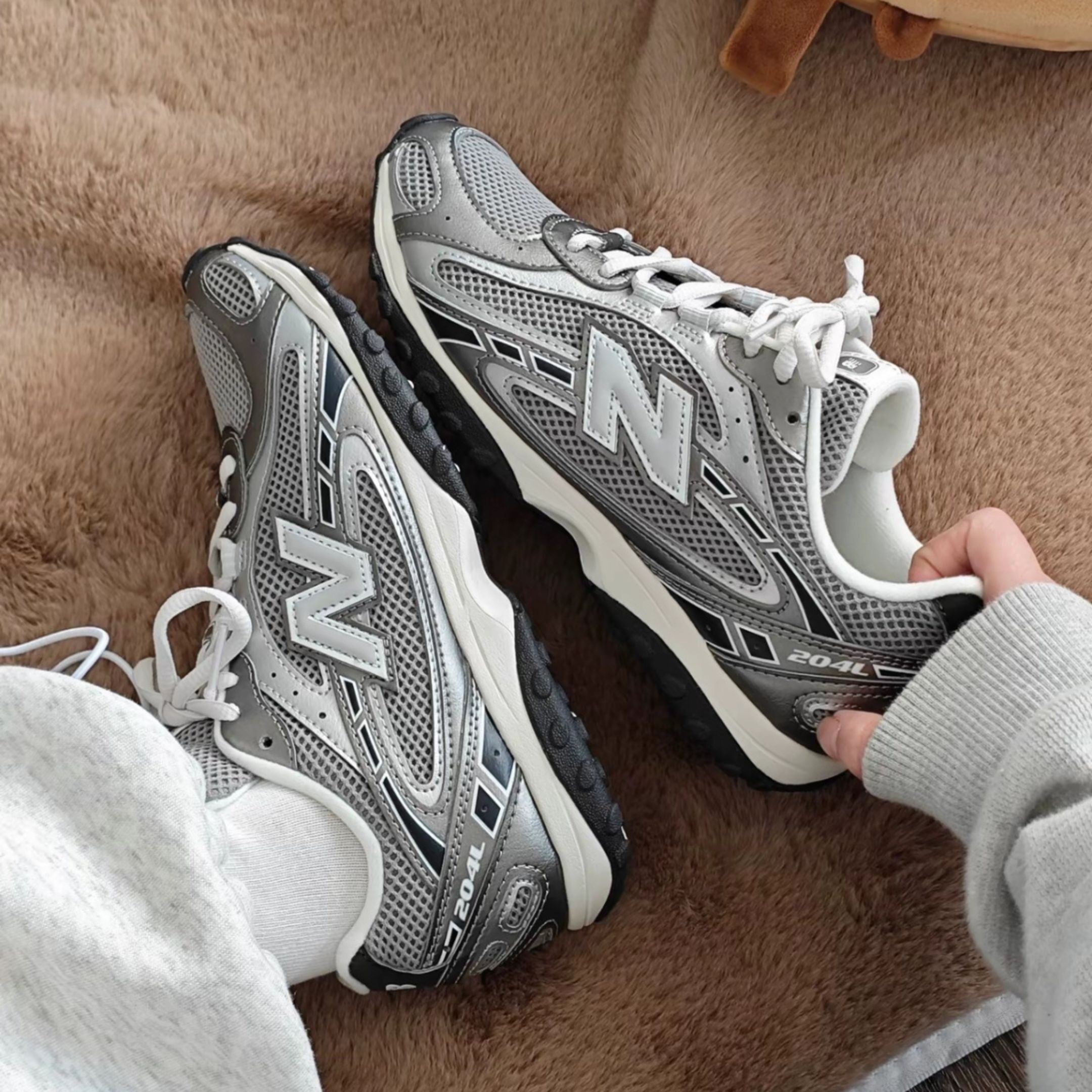 NICEDAY 代購 New Balance 204 銀灰 灰銀 銀 灰 金屬 復古 U204L1KP