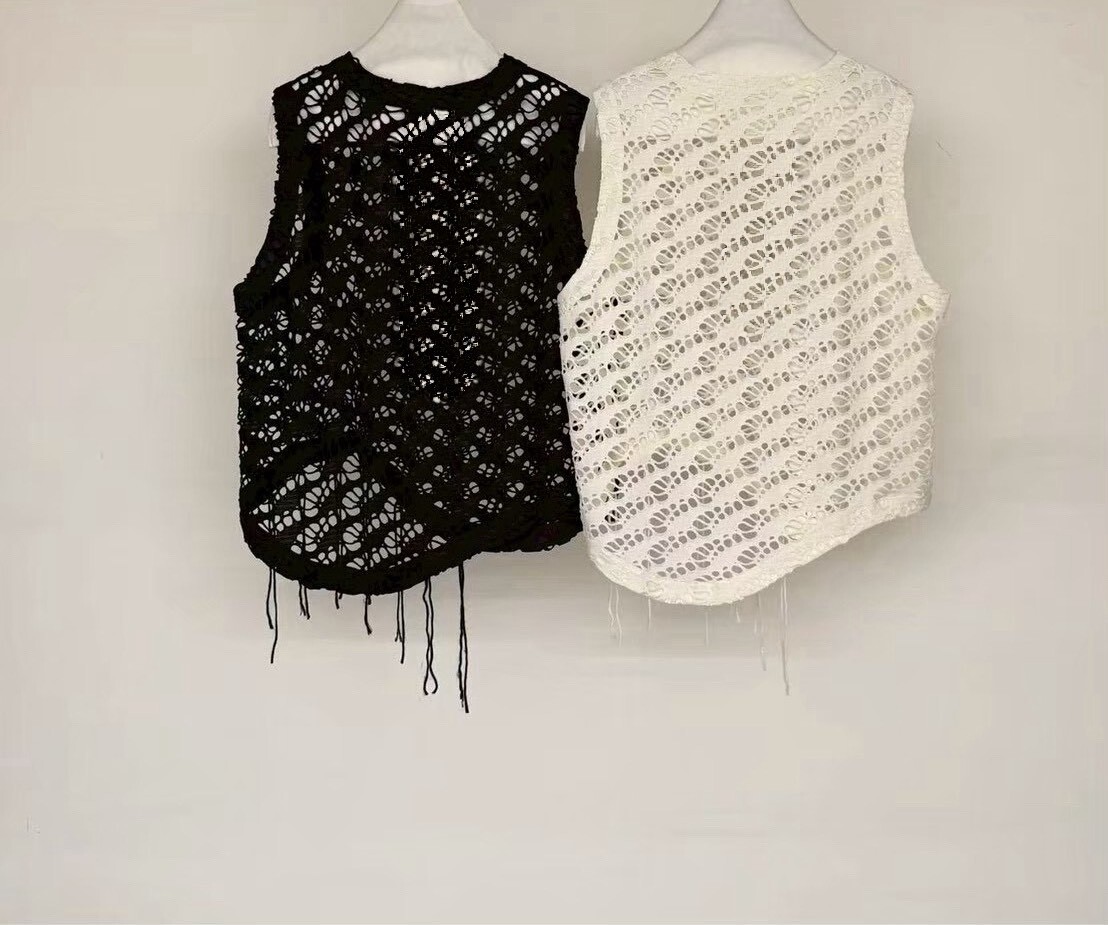 060218 小眾設計款! 鏤空背心 - 米色