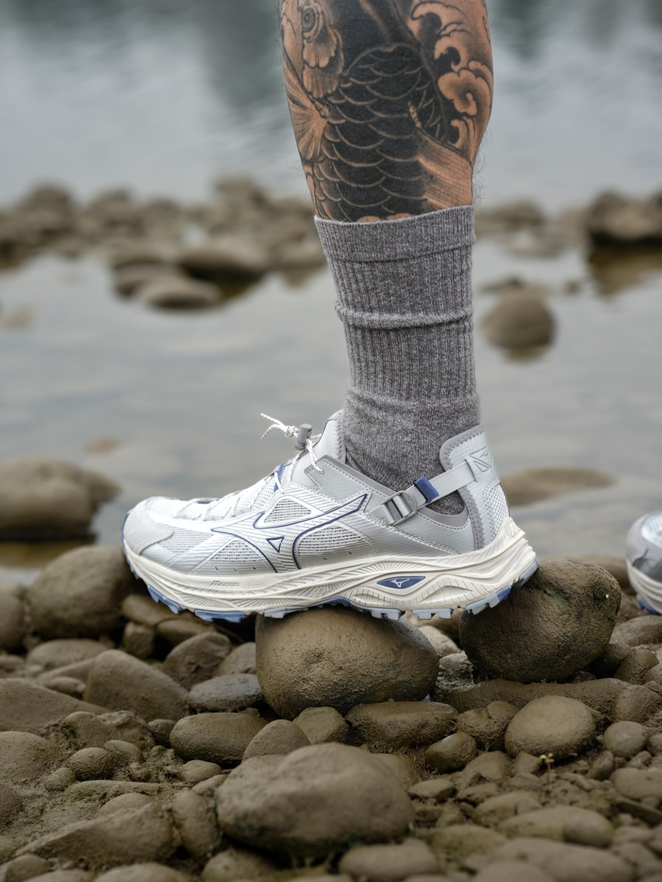 Mizuno Racer Trail SE v2 Sliver復古透氣涼鞋 灰銀色 D1GH261205