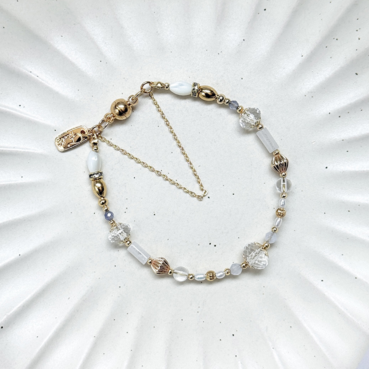 B04 / 守護石 • 四月誕生石 – 白水晶 – 手鍊