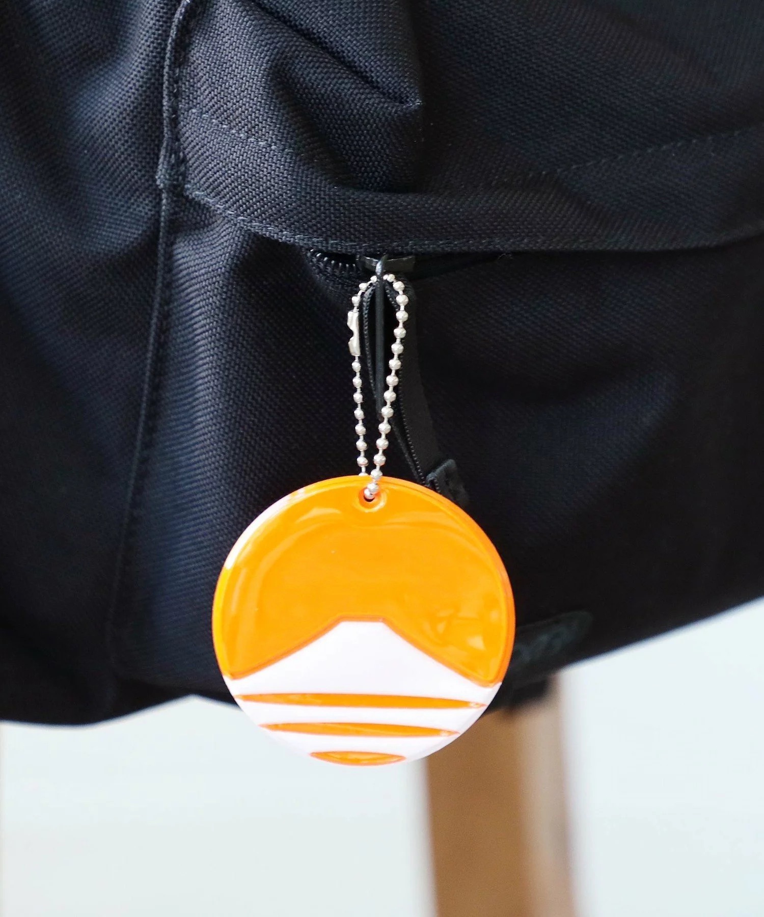 日本製BEAMS JAPAN富士山反光交通安全吊牌(3色)D1696