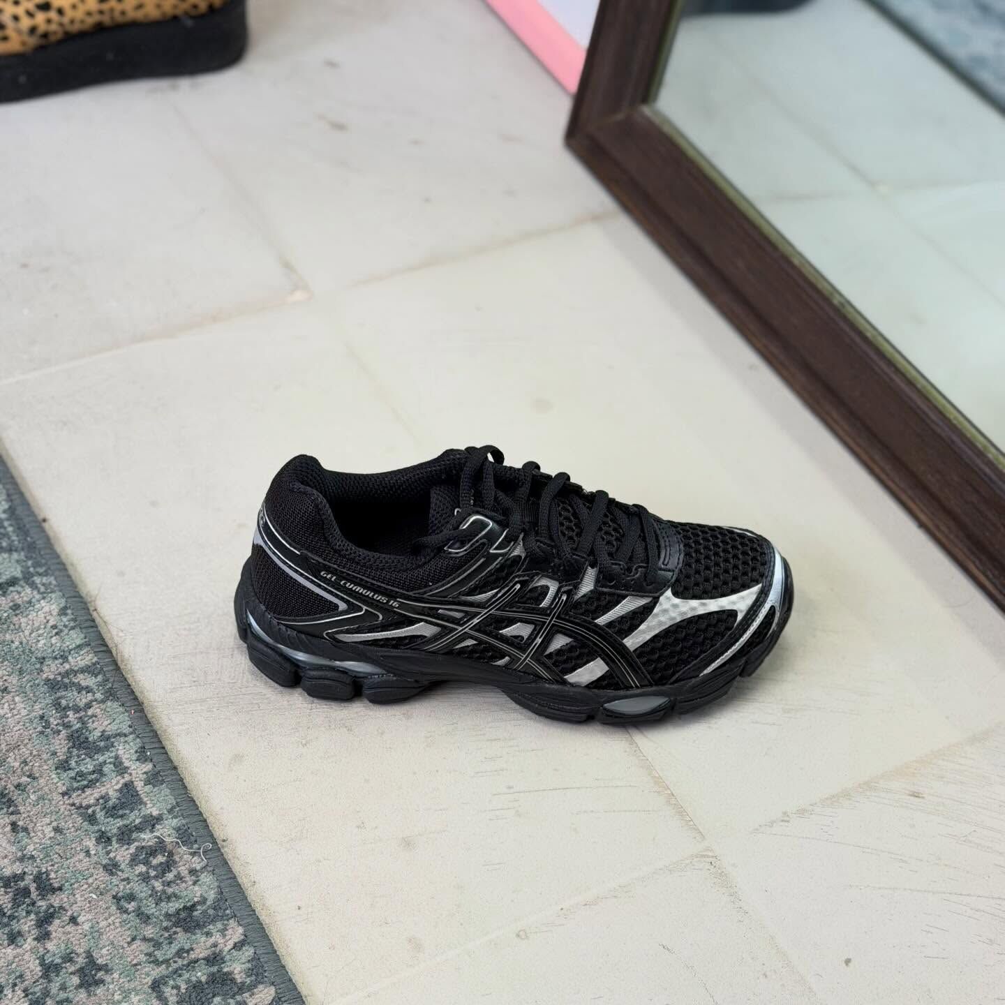 Asics Gel-Cumulus 16 日本新款 黑銀 黑色 復古鞋 1203A733-002