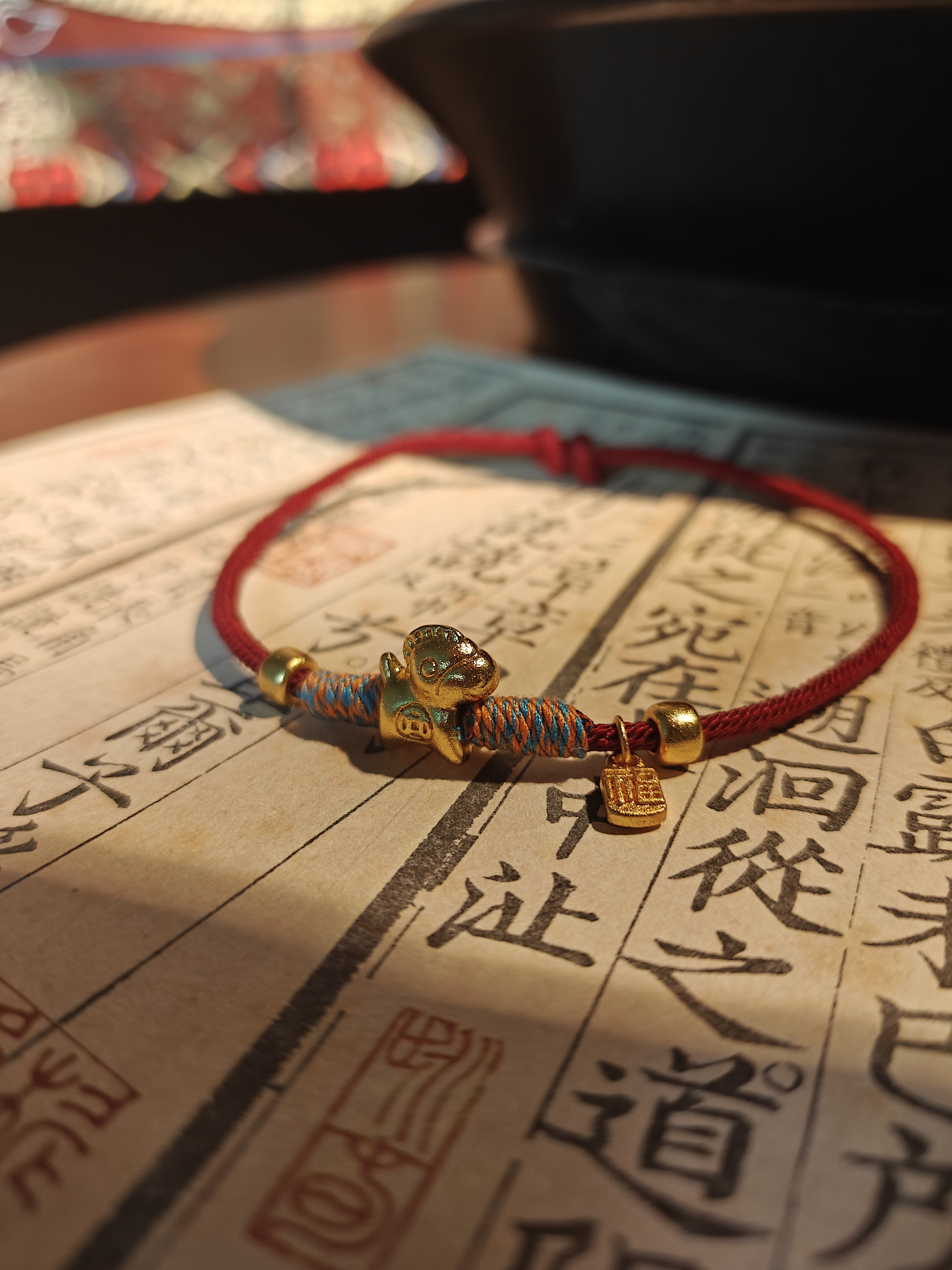 A260323-M1 馬上有錢紅繩