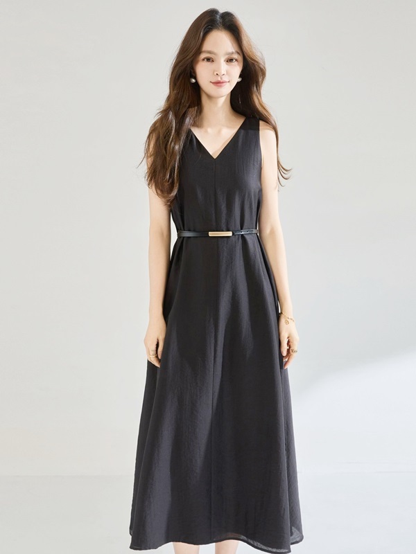 V領極簡天絲洋裝 黑色