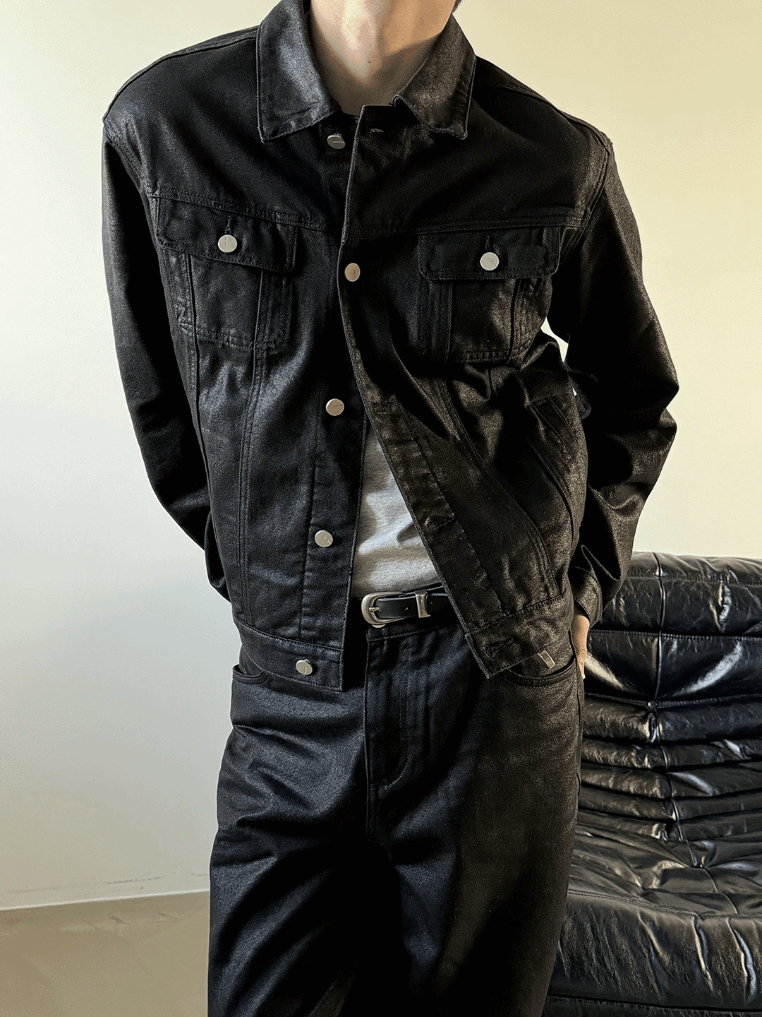 黑色塗層牛仔夾克