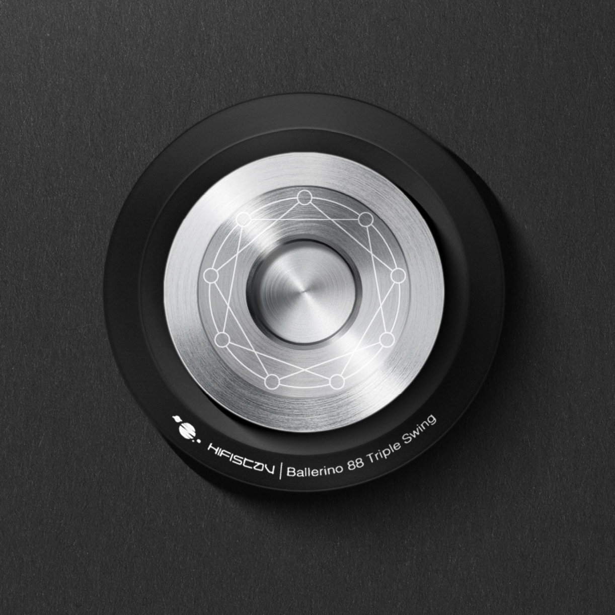 HiFiStay BALLERINO Triple Swing 88 銀色頂座與中央腳錐承接位置俯視實品照
