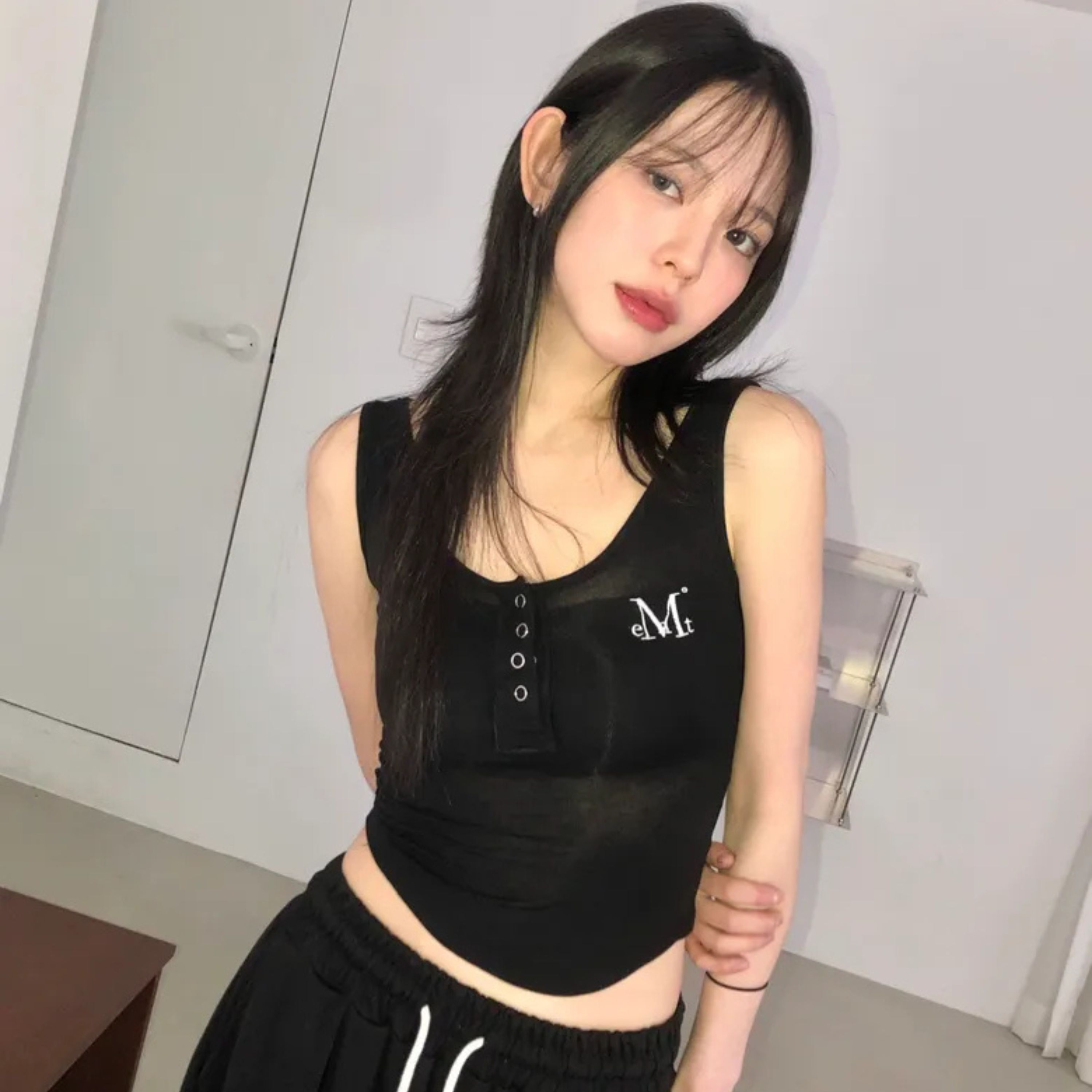 🇰🇷韓國 MUCENT 經典Logo 排扣背心上衣(2colors)