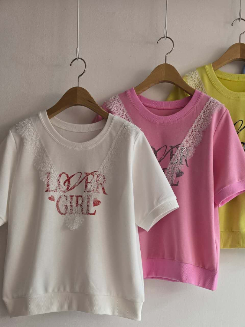 減齡蕾絲拼接上衣｜甜美字母短袖棉T