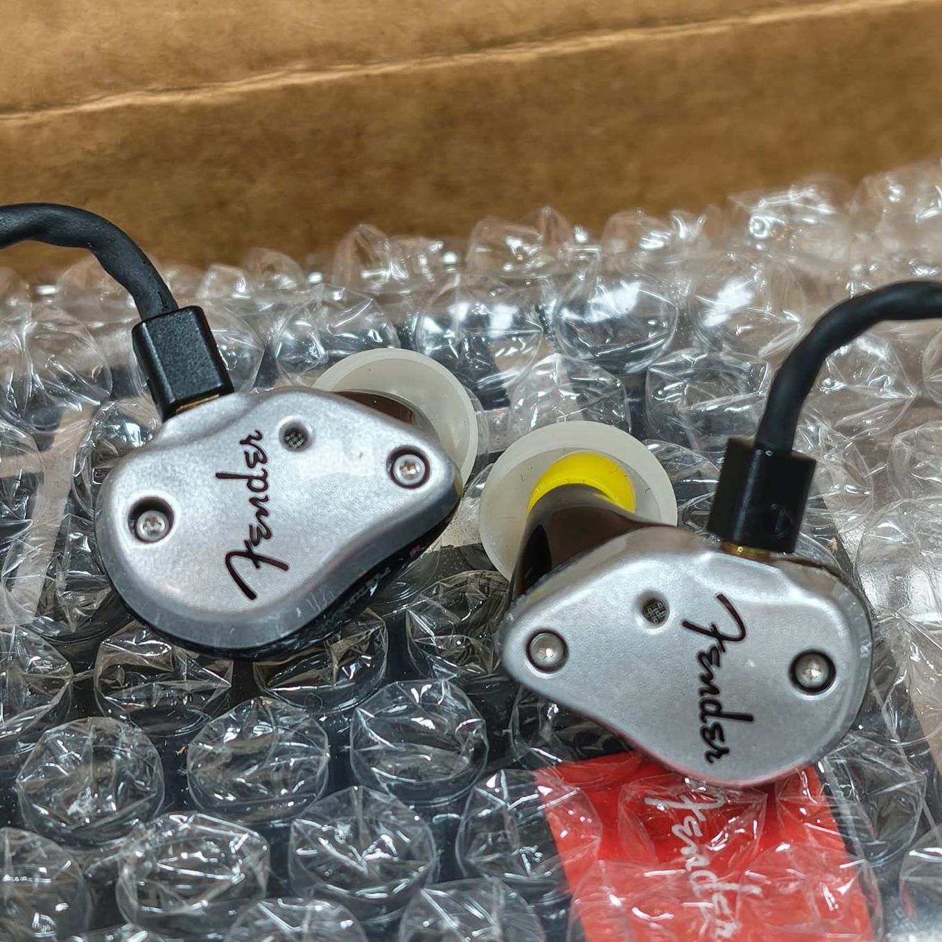 【陳列品】美國 Fender - FXA5 入耳式耳機 (銀色)