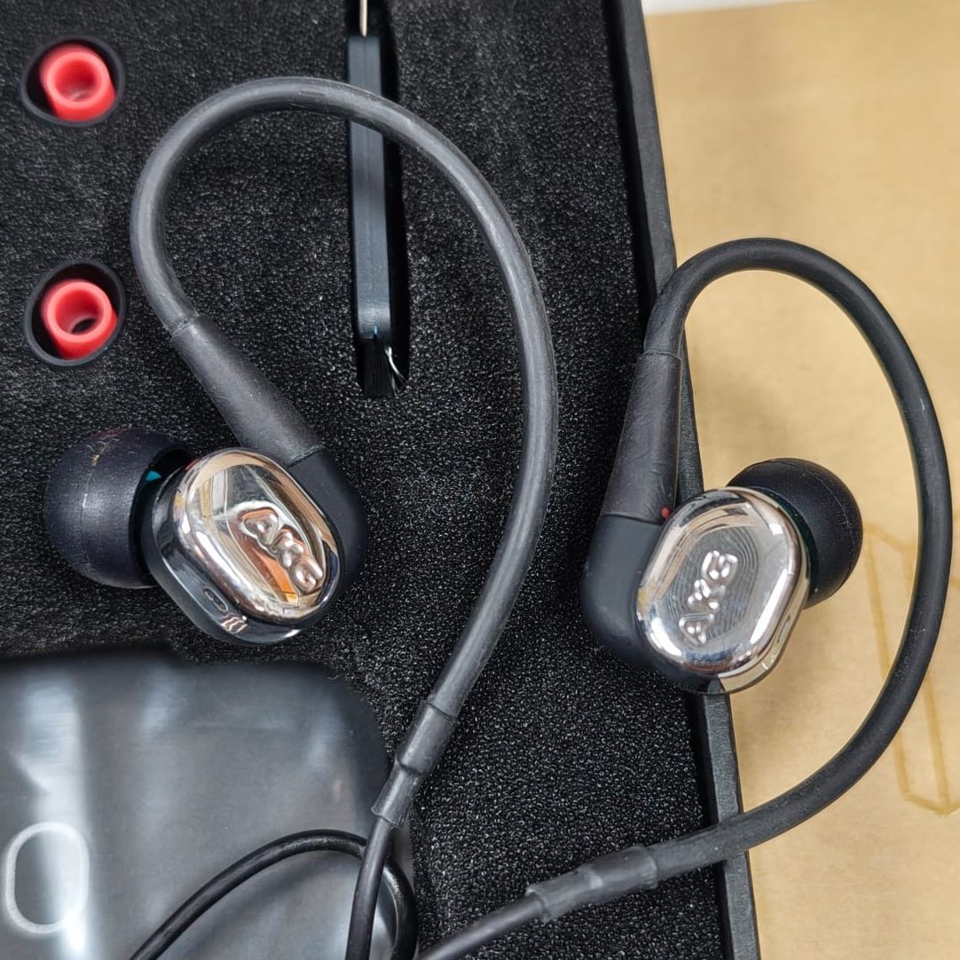 【陳列品】奧地利 AKG - N40 兩路混合單元入耳式耳機