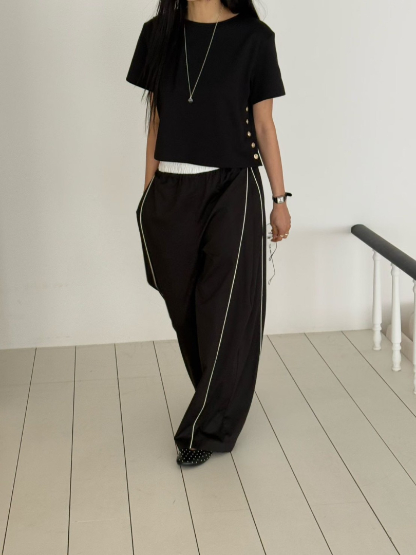 側邊排釦短版上衣｜修身顯瘦設計感棉T