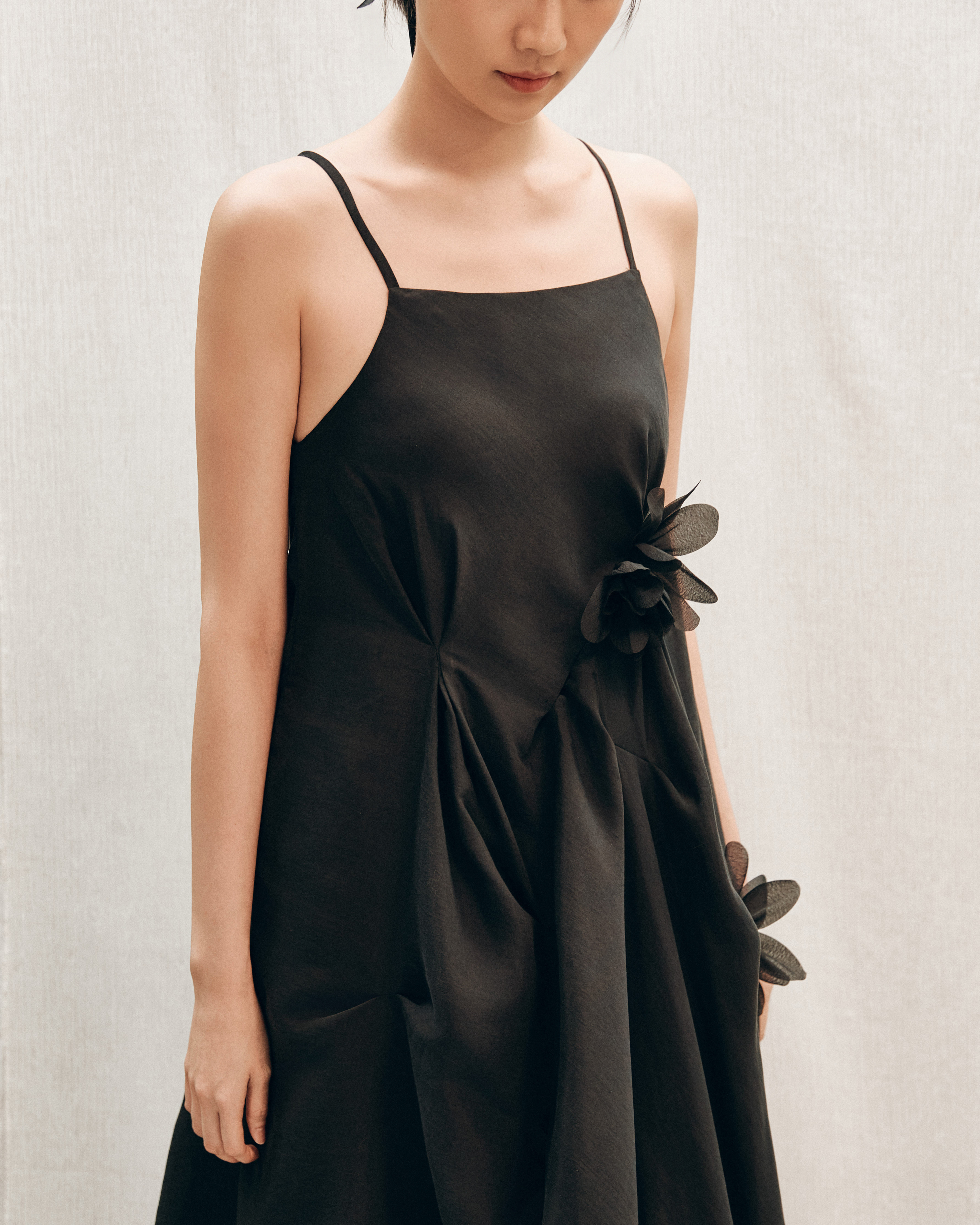 午夜繁花細肩帶洋裝