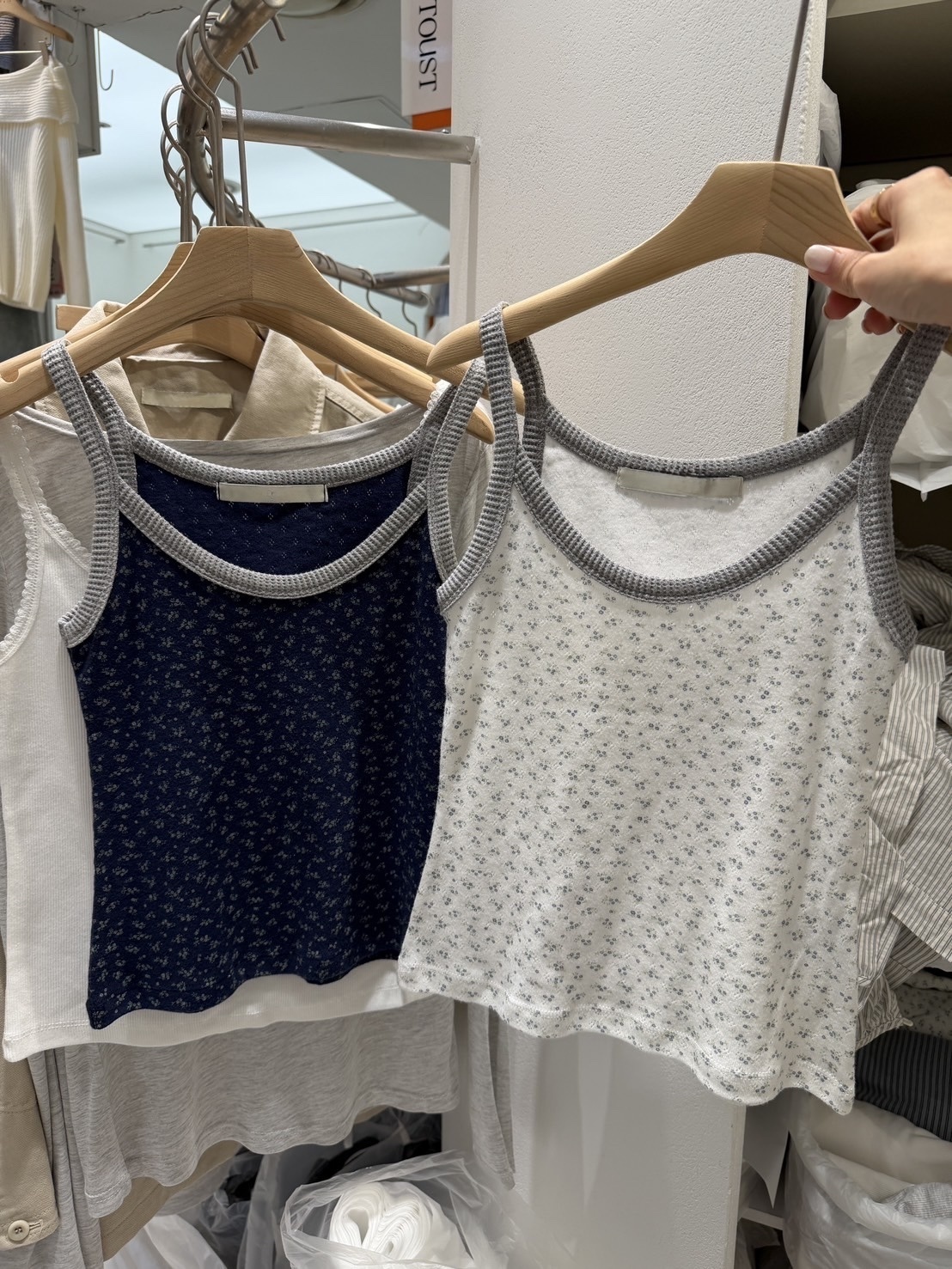 韓國連線 小碎花粗滾邊背心