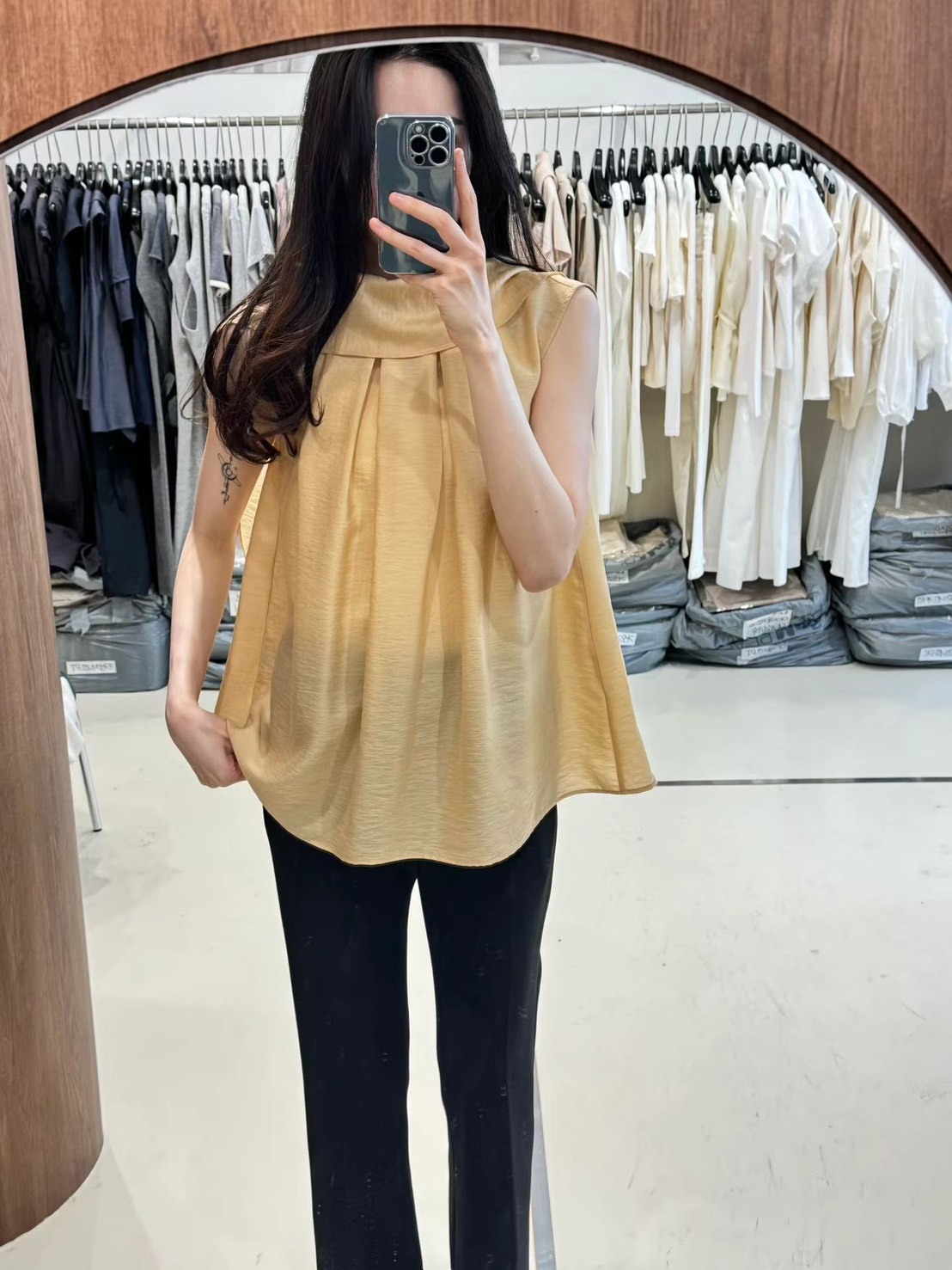 圍領無袖背心