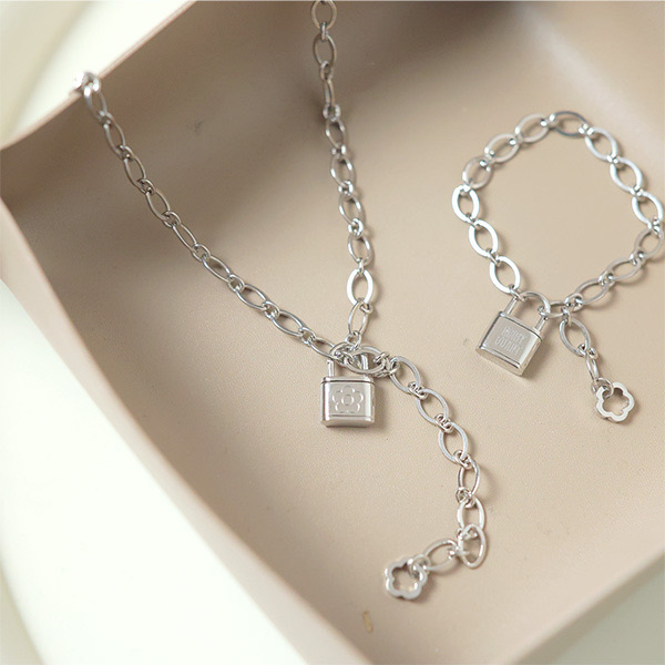 260324 新款Mary Quant 鎖頭系列飾物/2 款