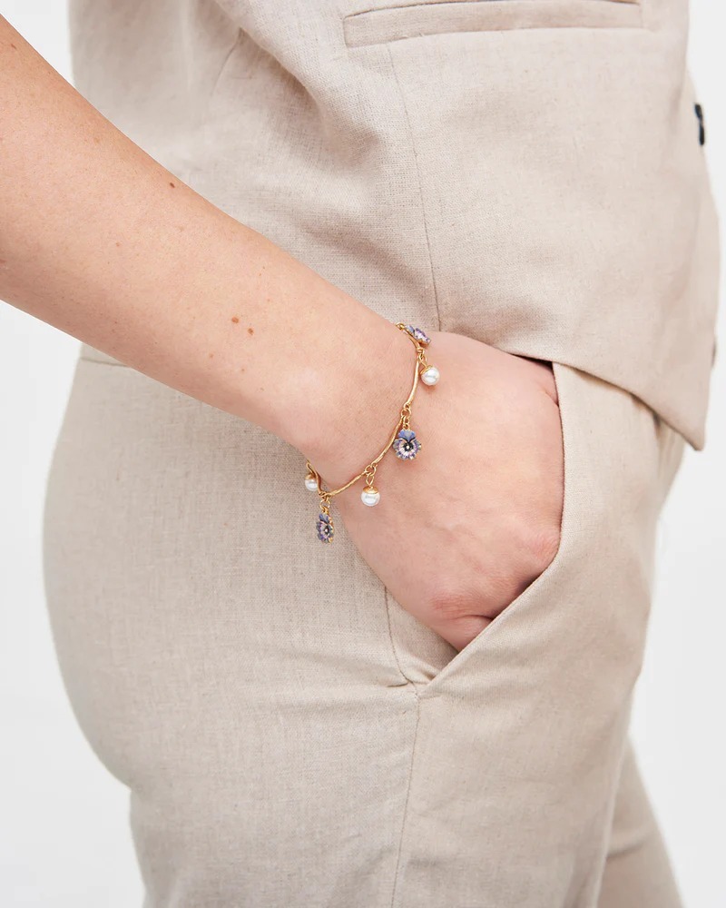 英國代購- FABLE ENGLAND Gold Pansy & Pearl Charm Bracelet