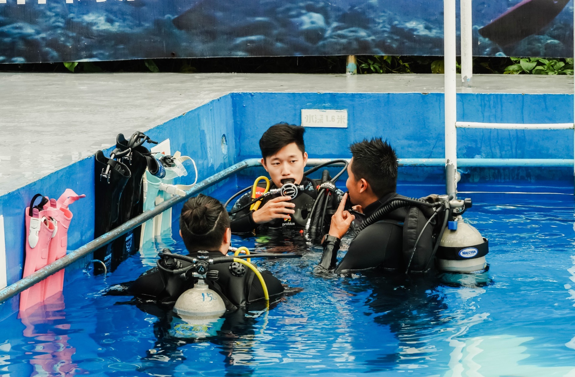 IDIVER 堅持 1:3 小班制潛水教學，提供最高水下安全保障