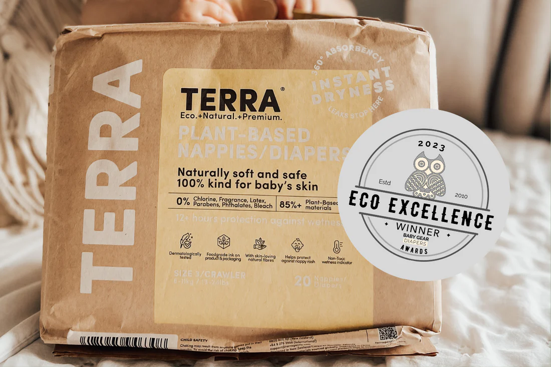 貼有 2023 Eco Excellence 獲獎標章的 Terra 植萃尿布包裝實拍。