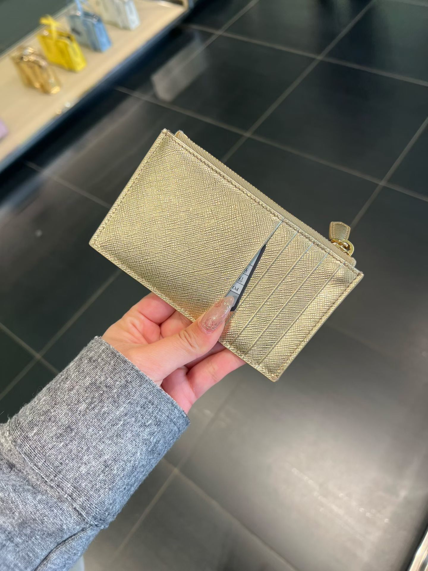 Outlet Prada Zipped Card Holder