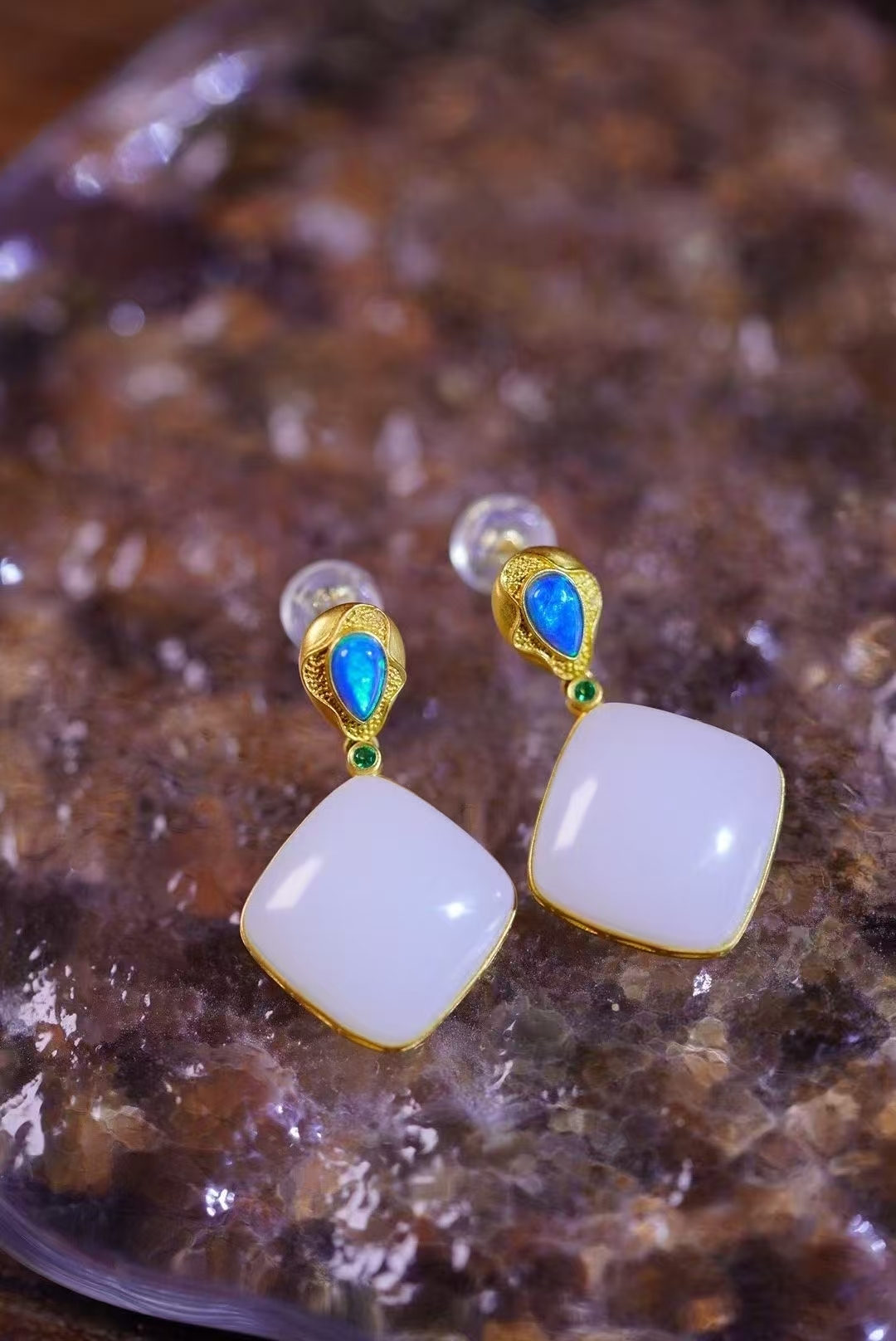 31575 和田玉羊脂白耳釘