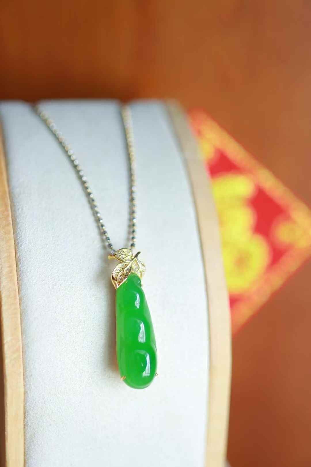 和田玉18K金蘋果綠碧玉福豆,天然和田玉軟玉