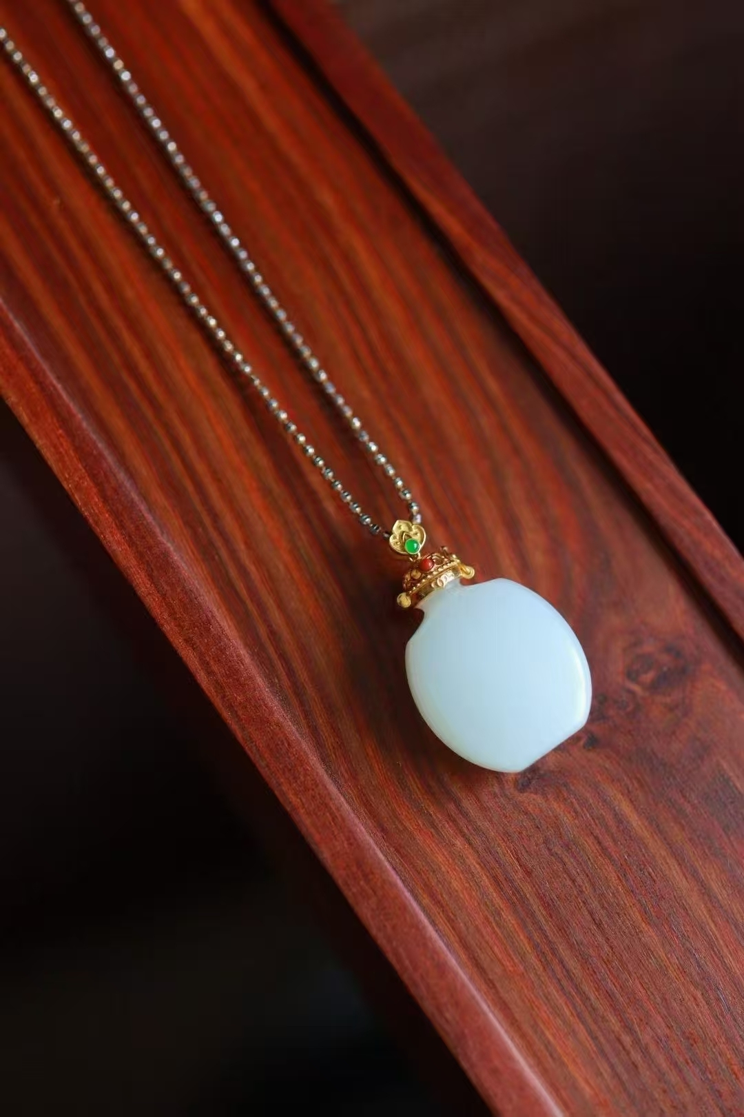 31578 和田玉淨瓶吊墜