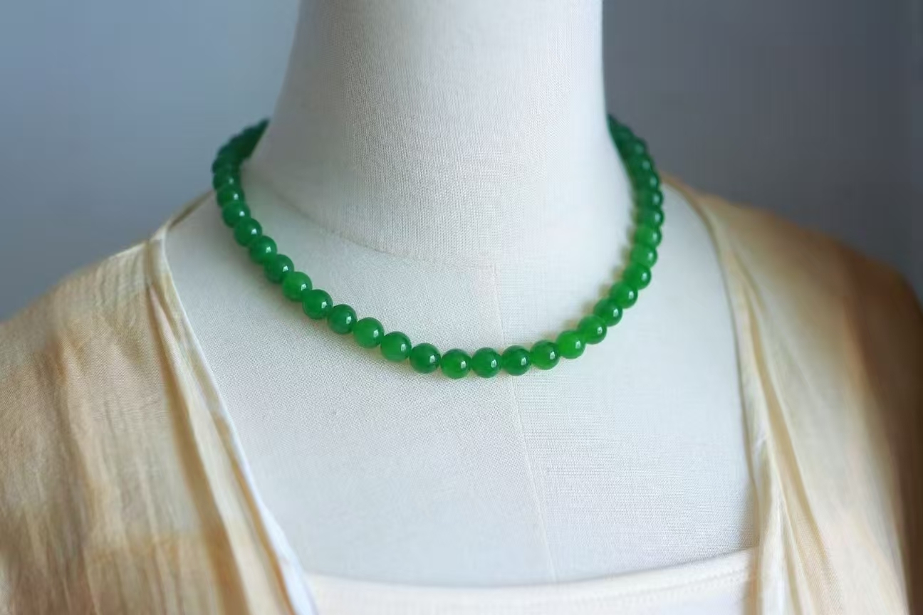 31579 和田玉濃陽綠碧玉項鏈 (9.5mm直徑)