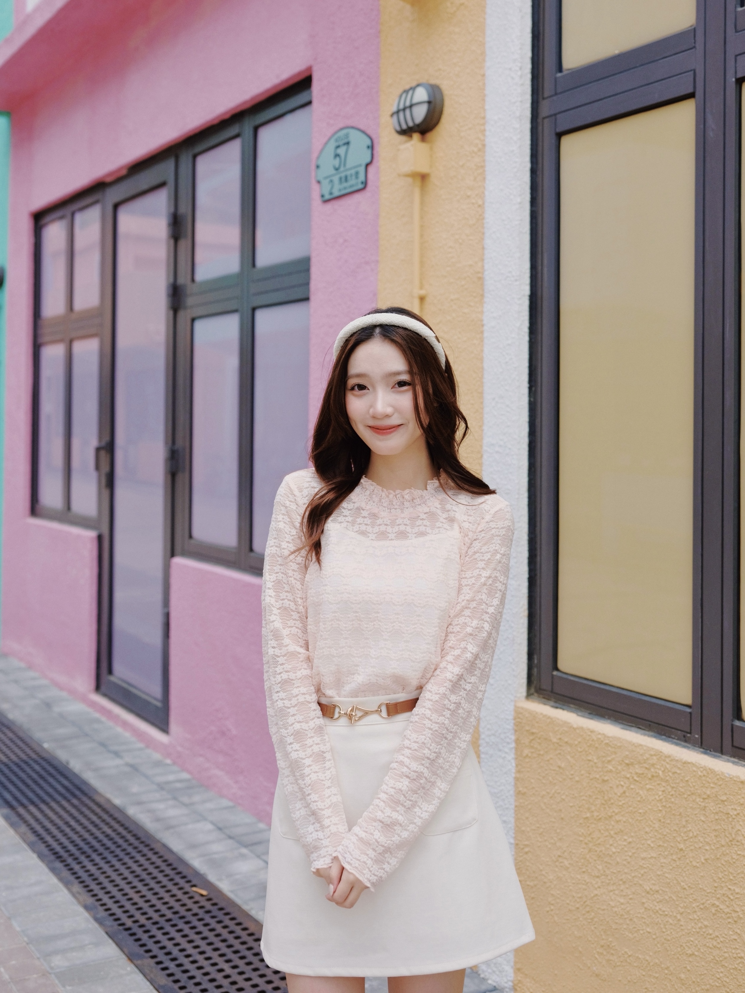 兩色 / 輕透三角櫻花薄長袖上衣 / Ethereal Sakura Lace Top