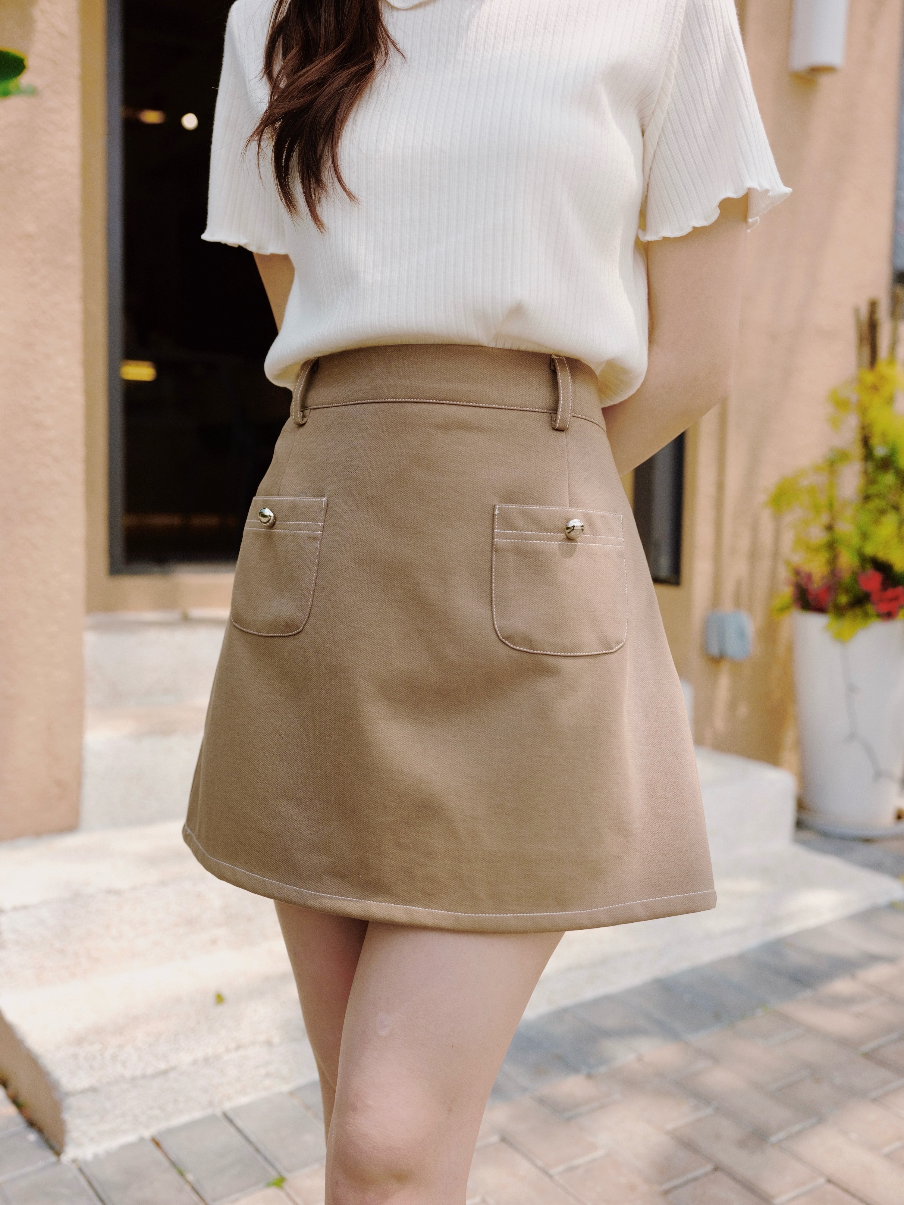 三色 / 氣質感銀扣雙貼袋短裙 / Silver Button Patch Pocket Mini Skirt