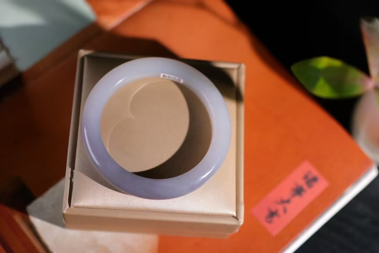 315715 57mm和田玉紫白雙色手鐲 (56-58)