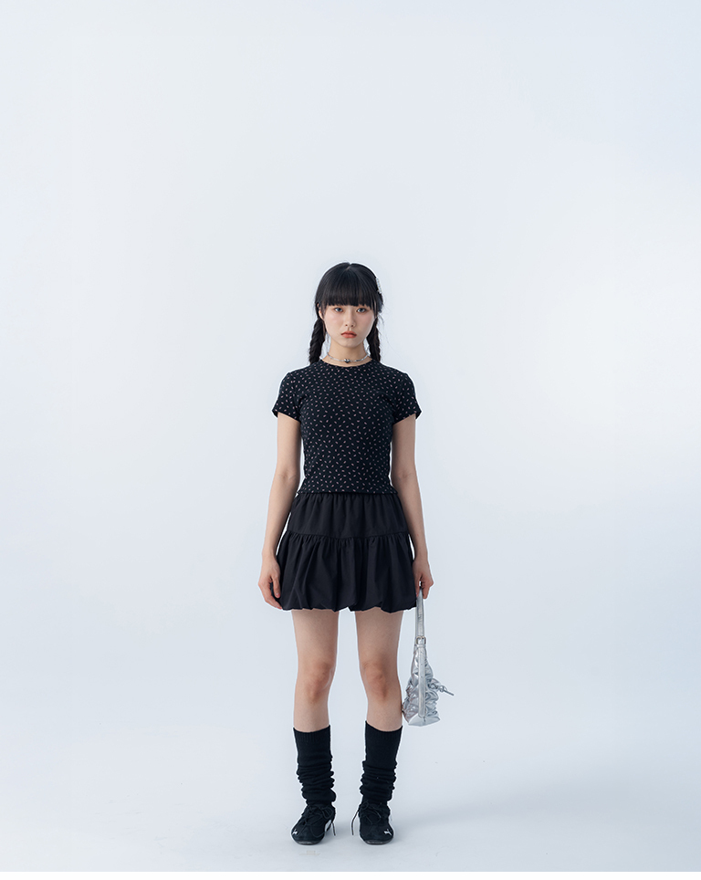 All-over bow print round neck fitted top, available in three colors S/M【01099477】in stock+pre-order