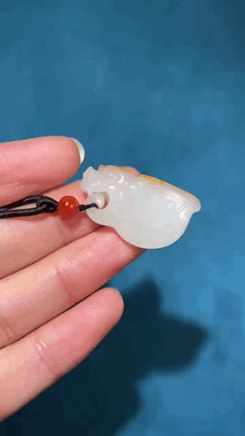 315222 和田玉籽料鴻運當頭