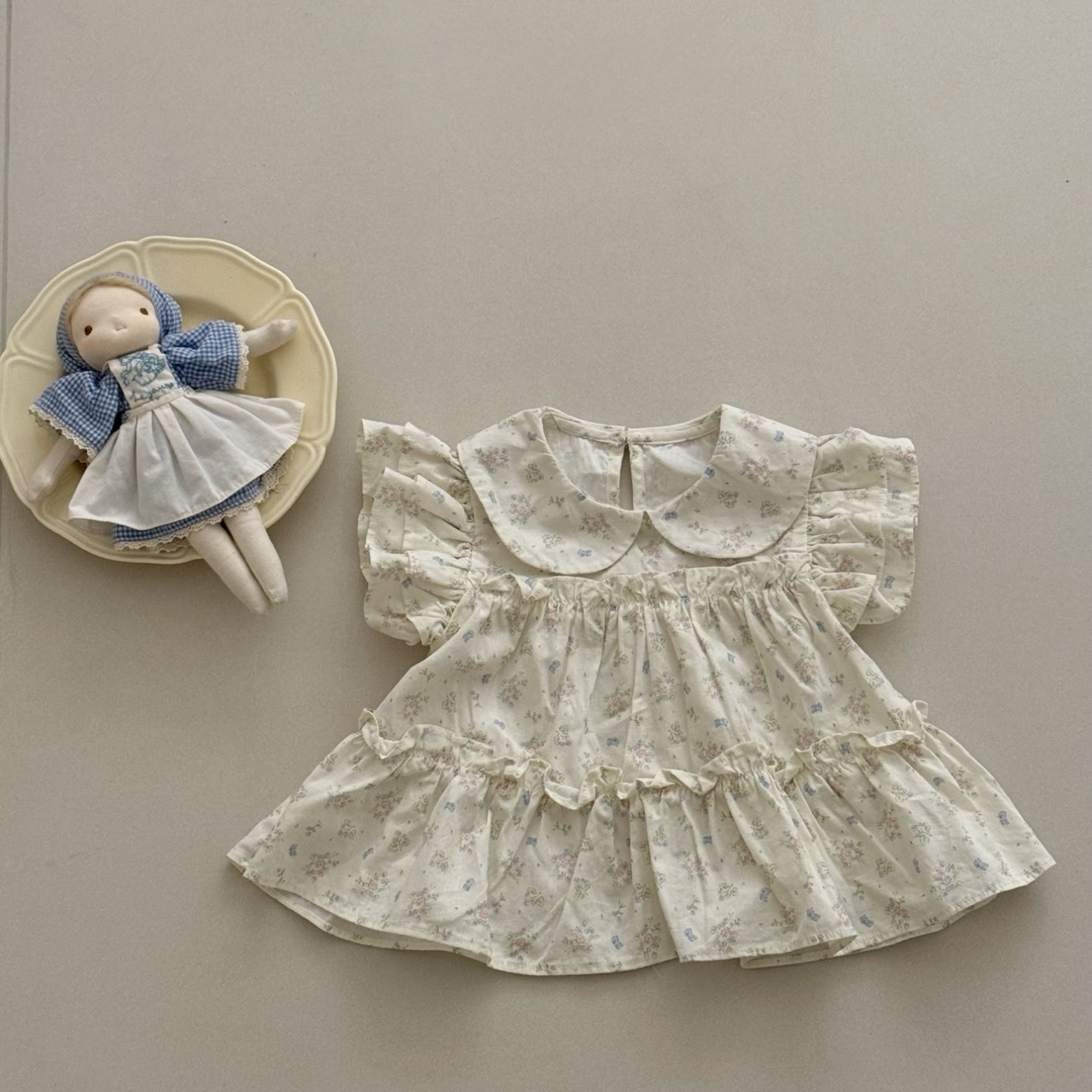 小碎花荷葉邊洋裝