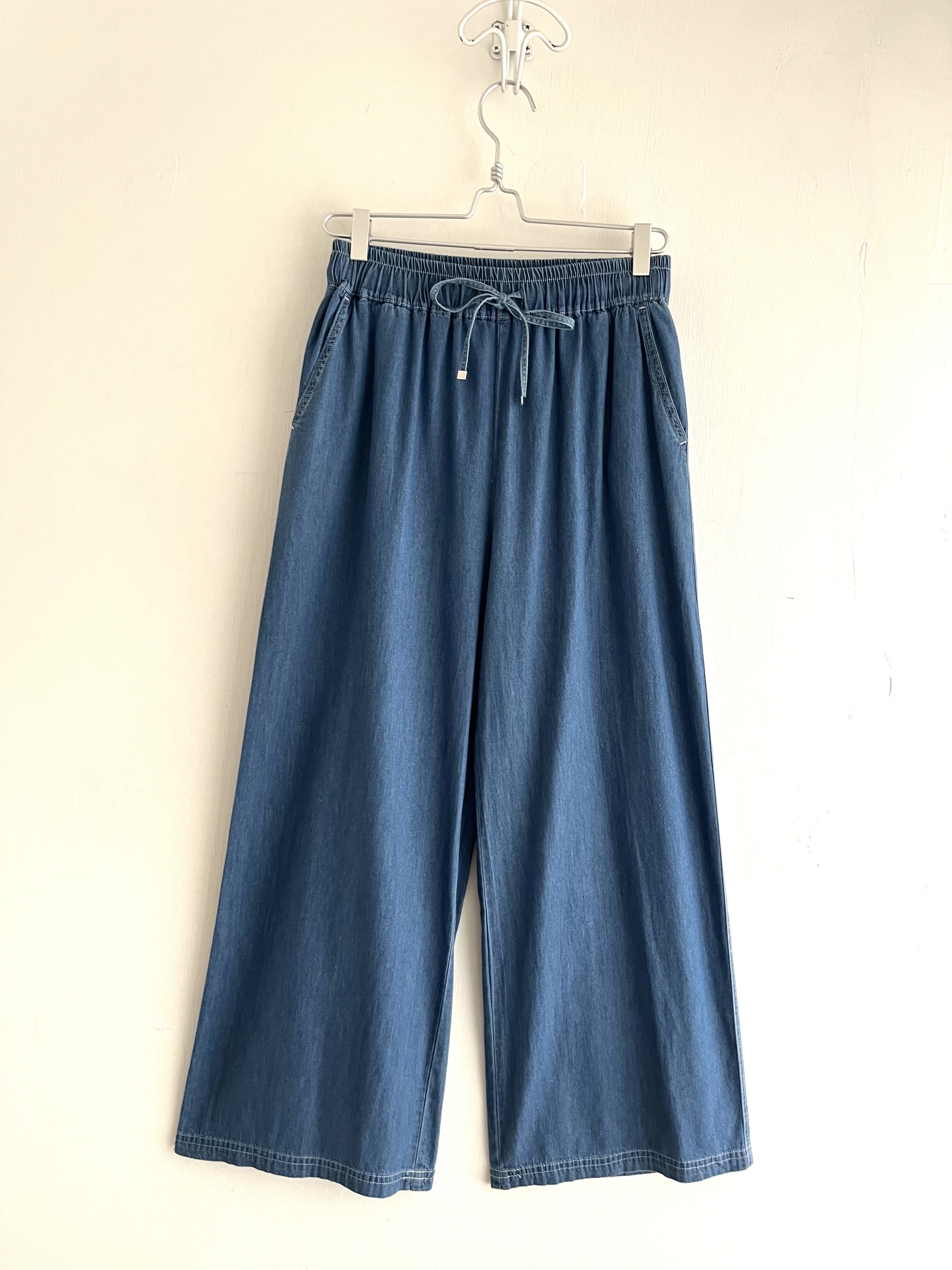 藍色薄料直腳褲