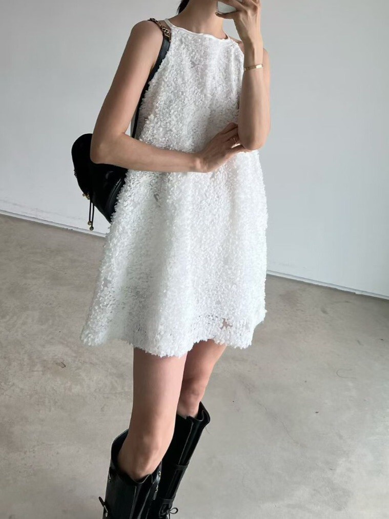 萼領絲質小圓點短洋