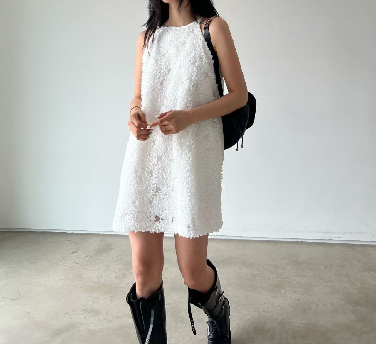 萼領絲質小圓點短洋