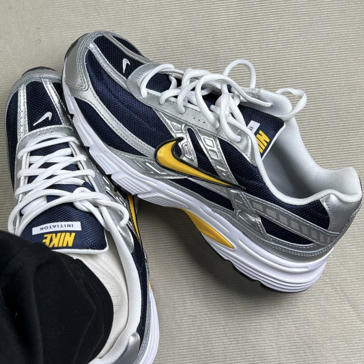 NIKE INITIATOR 銀黃藍 老爹鞋 復古 運動鞋 休閒穿搭 男鞋 IB4467-451