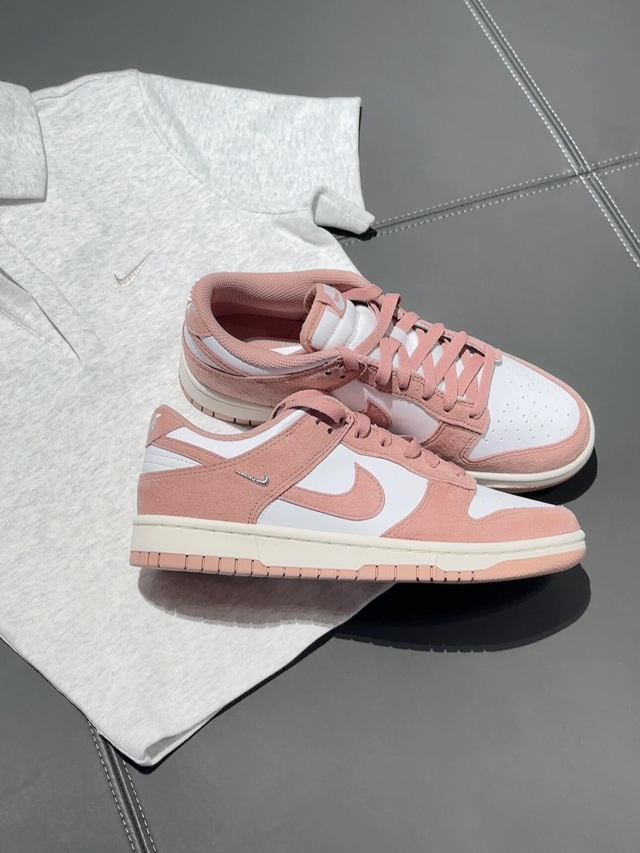 【預購】Nike Dunk Low "Metallic Silver" 麂皮 玫瑰粉 金屬小鈎 小銀勾 IB4417-102