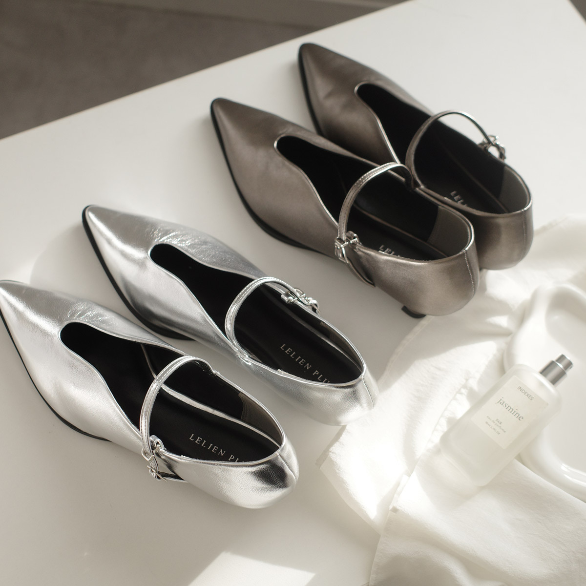 獨特剪裁尖頭瑪莉珍低跟鞋【SY014】