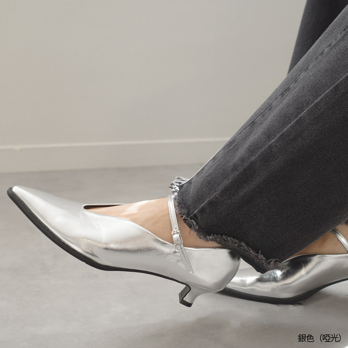 獨特剪裁尖頭瑪莉珍低跟鞋【SY014】