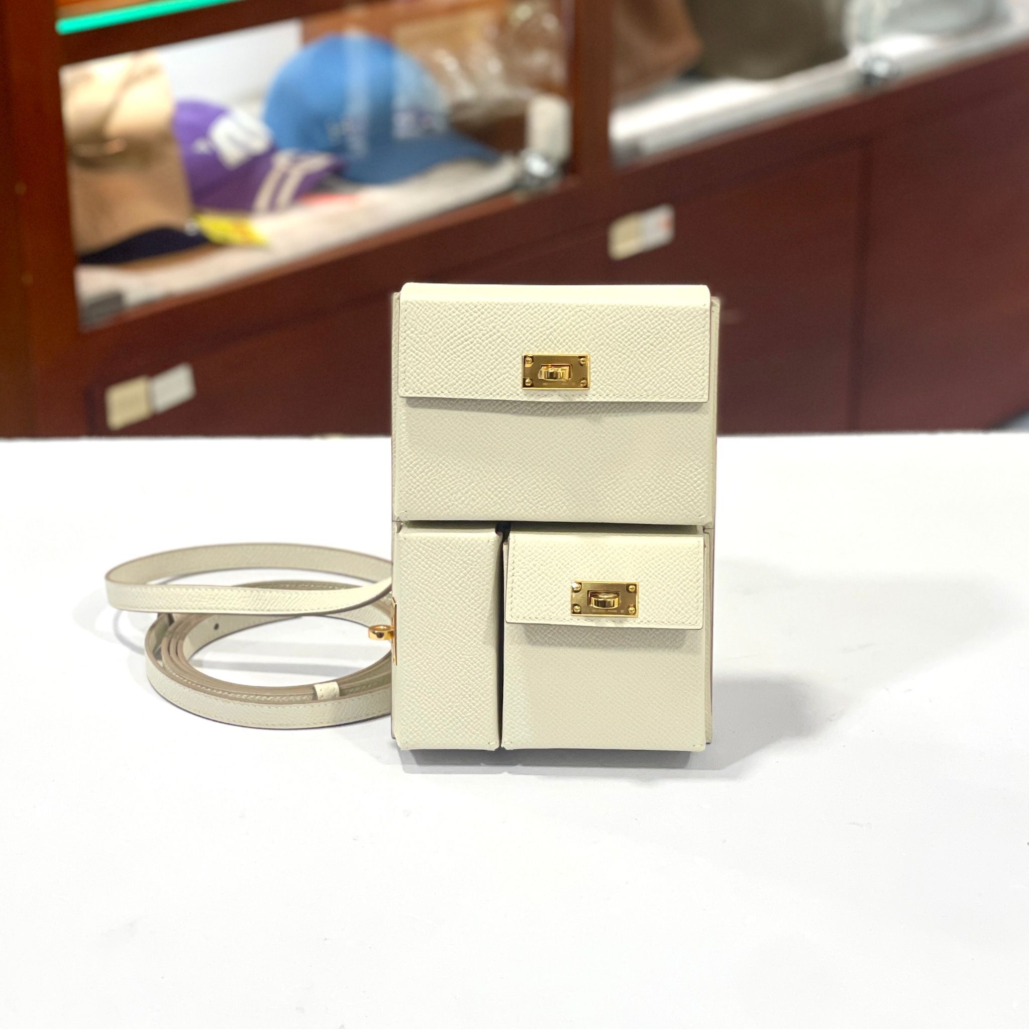 G刻!!!全新HERMES KELLY MULTIPOCKET TO GO POCHETTE 10/CRAIE EPSOM 奶昔白金扣 #BRAND NEW #香榭站正品