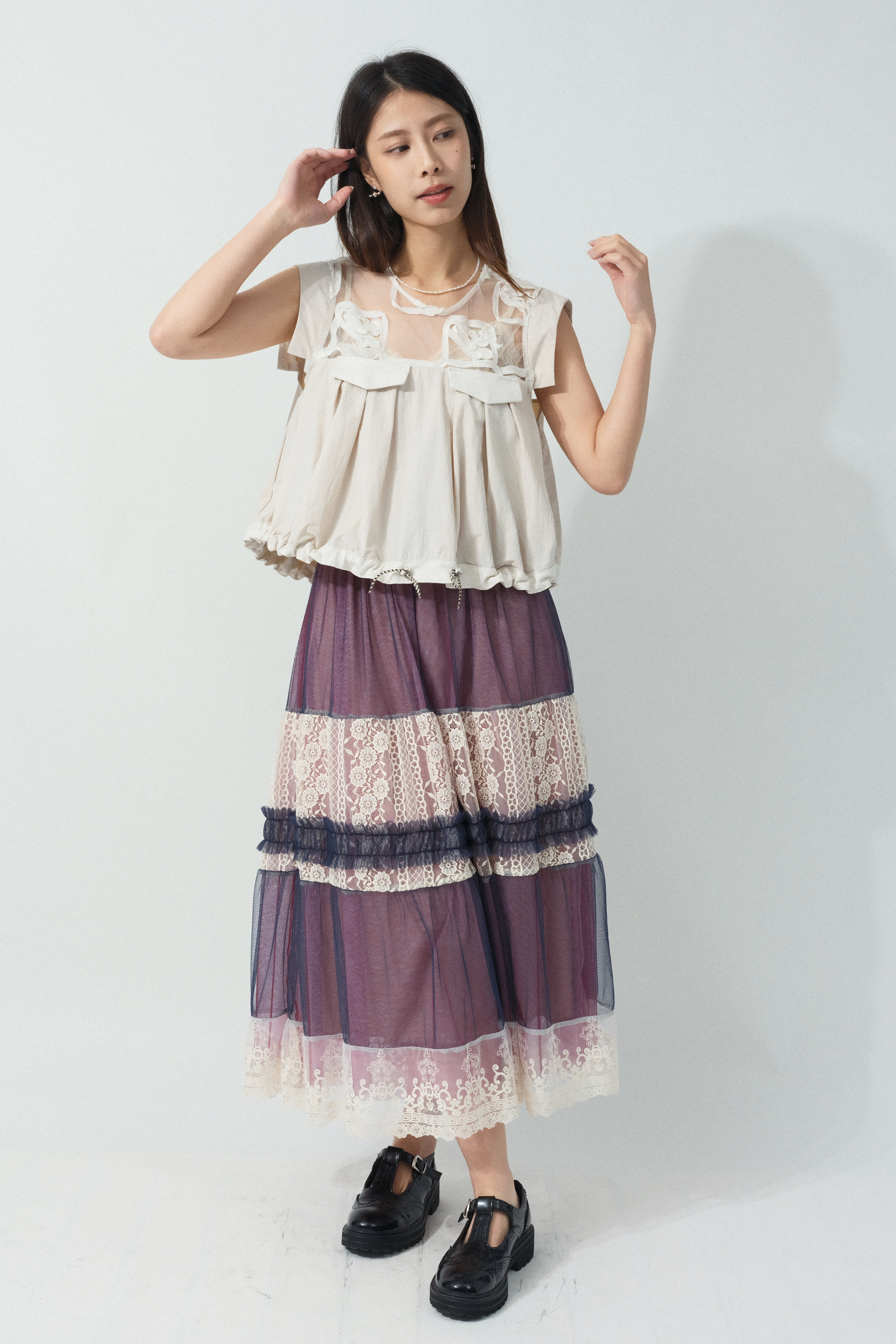 絲帶花網紗領傘腳背心 (預購產品）