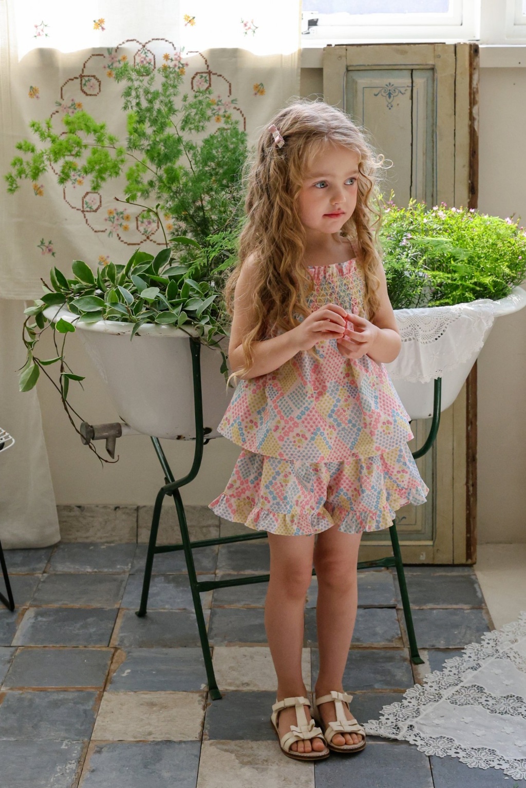 正韓夏Flo 三色浪漫花花邊短褲