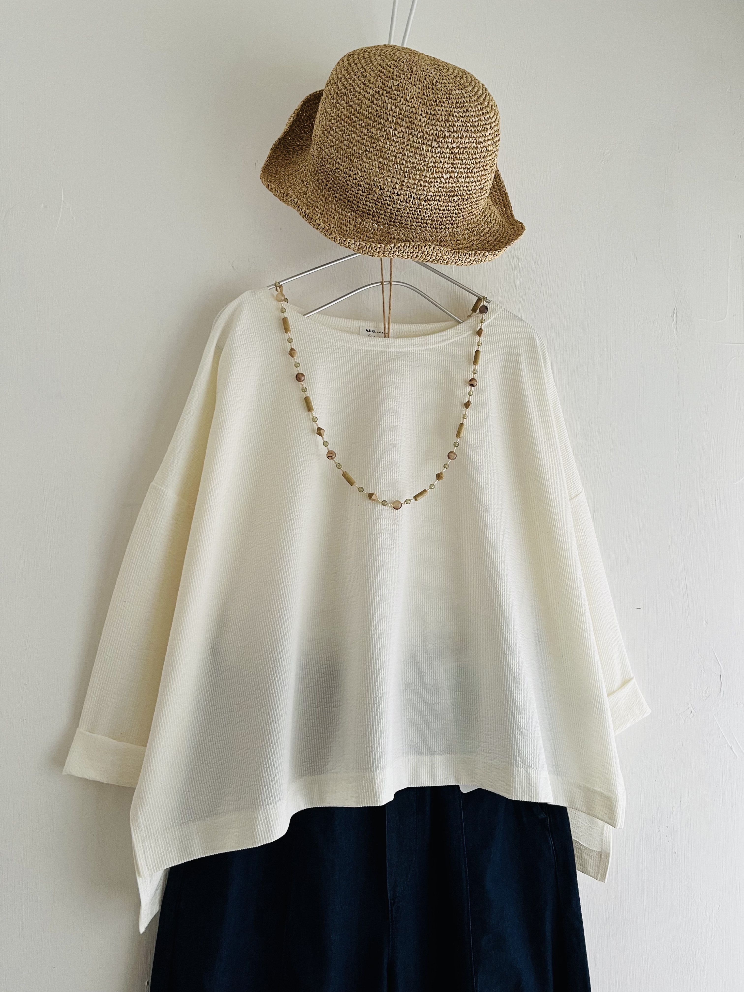 日本製A U G白色暗紋條子top